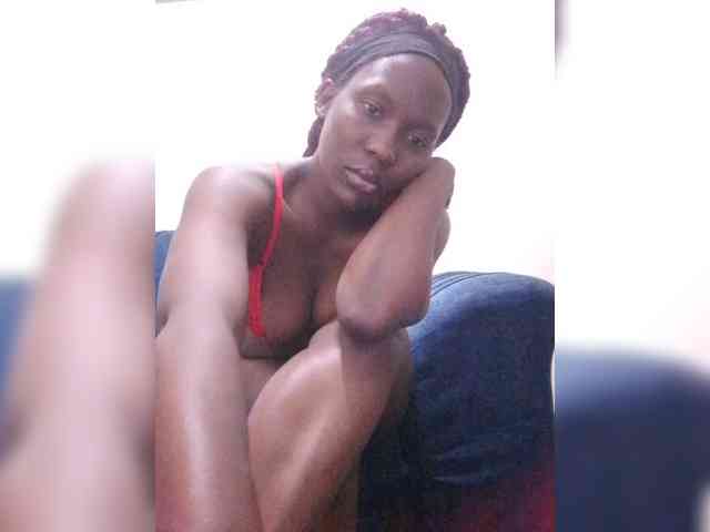 Model: HalimaAnderson