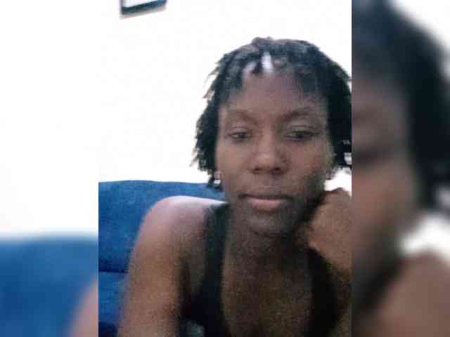 HalimaAnderson webcam