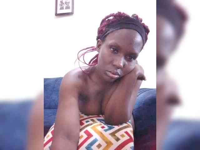 HalimaAnderson webcam
