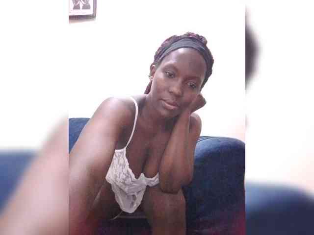 HalimaAnderson webcam