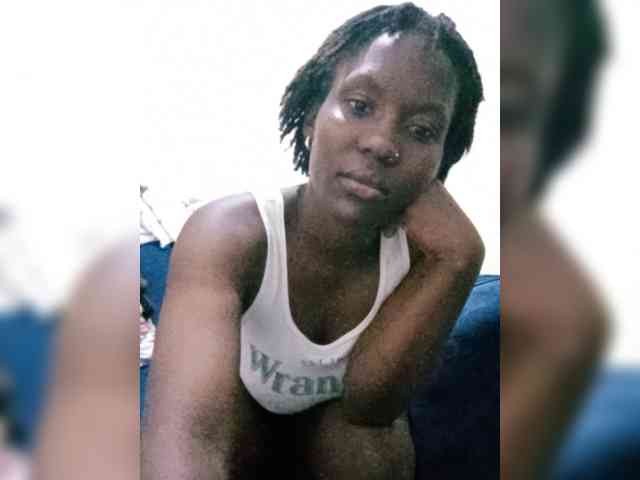 HalimaAnderson webcam