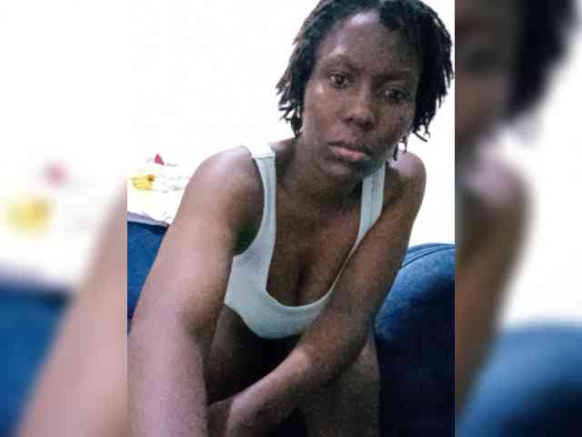 HalimaAnderson webcam