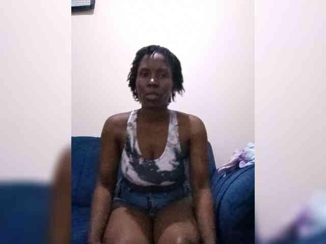 HalimaAnderson webcam