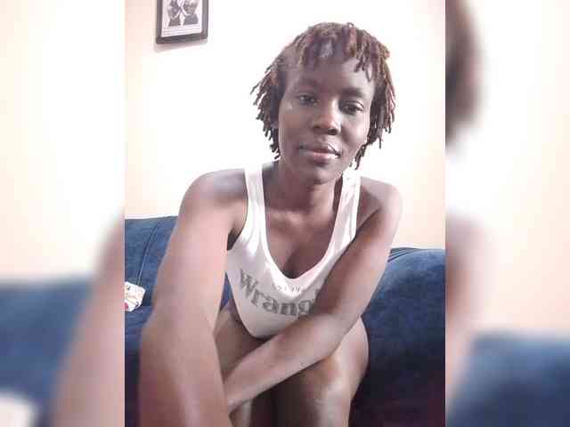 HalimaAnderson webcam