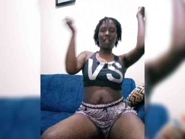 HalimaAnderson webcam