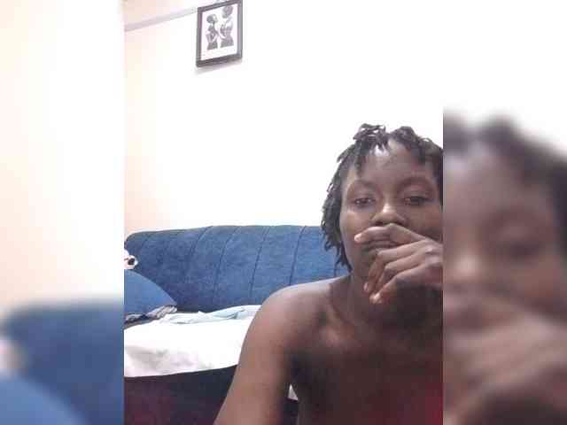 HalimaAnderson webcam