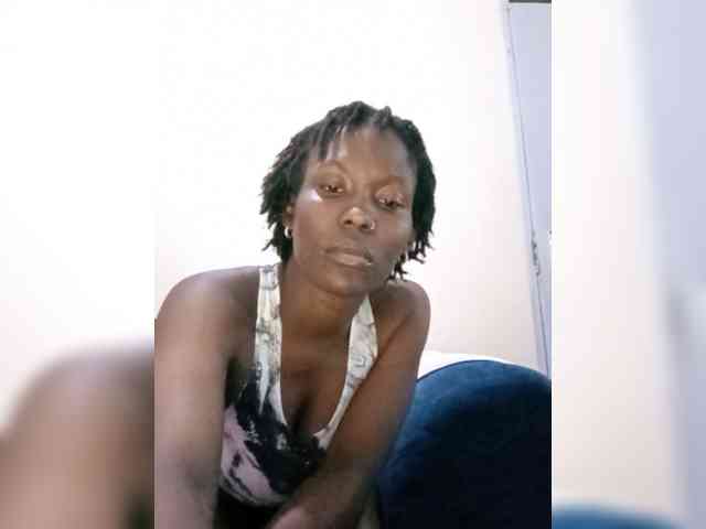 HalimaAnderson webcam