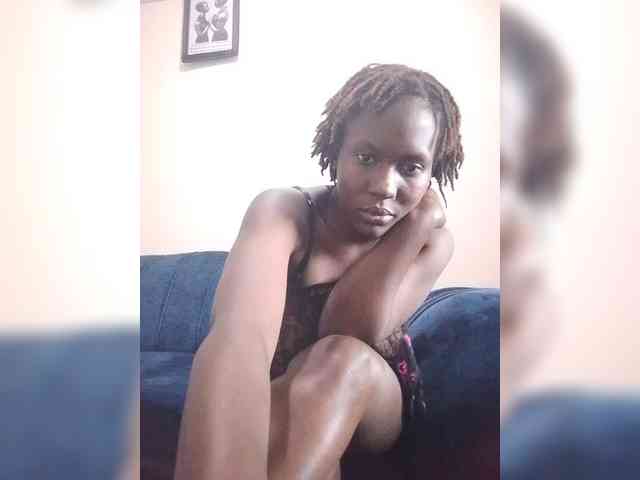 HalimaAnderson webcam