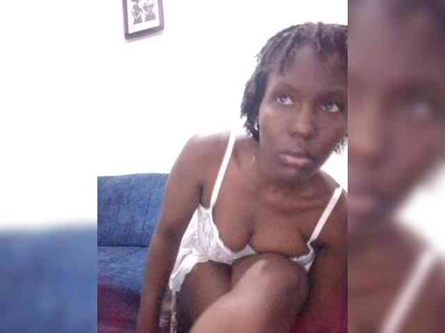 HalimaAnderson webcam