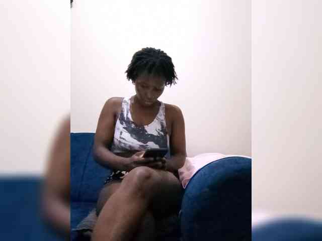 HalimaAnderson webcam