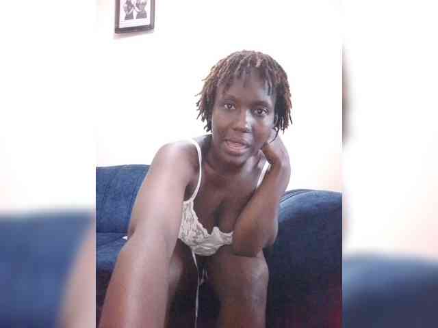 HalimaAnderson webcam