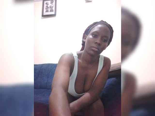 HalimaAnderson webcam