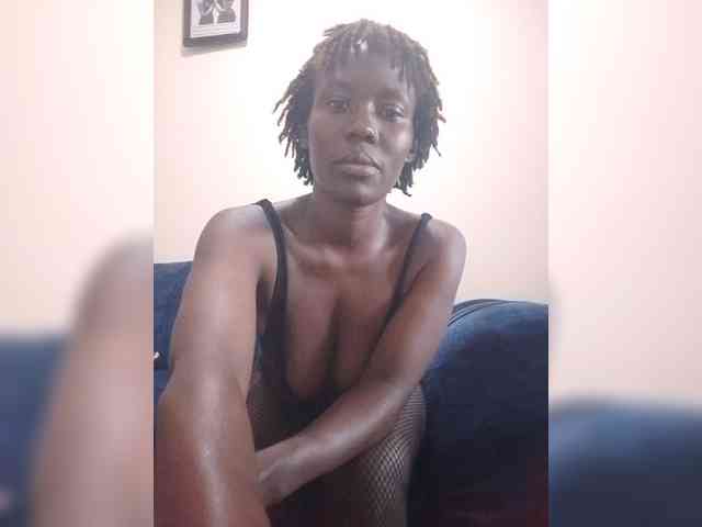 HalimaAnderson webcam
