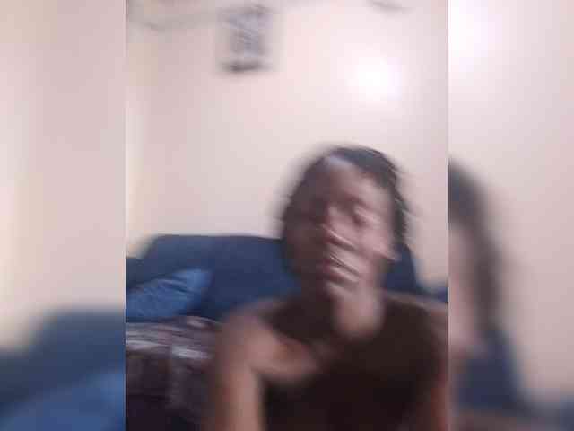 HalimaAnderson webcam