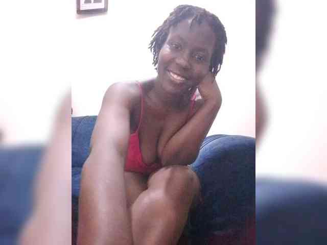 HalimaAnderson webcam