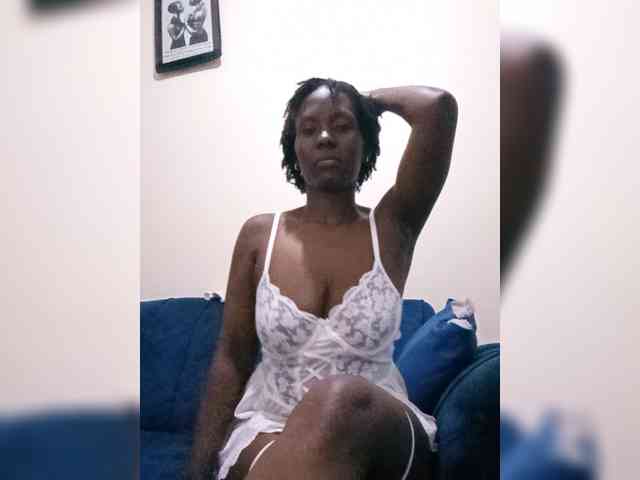HalimaAnderson webcam