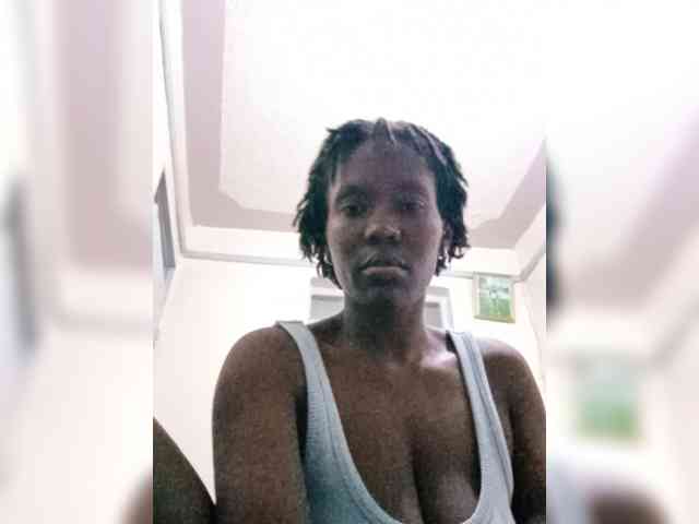 HalimaAnderson webcam
