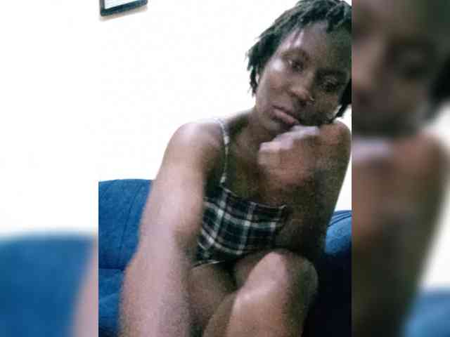 HalimaAnderson webcam