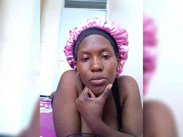 HalimaAnderson webcam