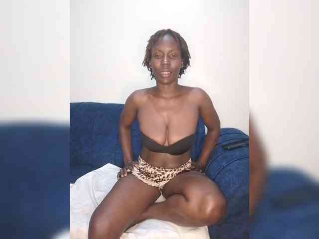 HalimaAnderson webcam