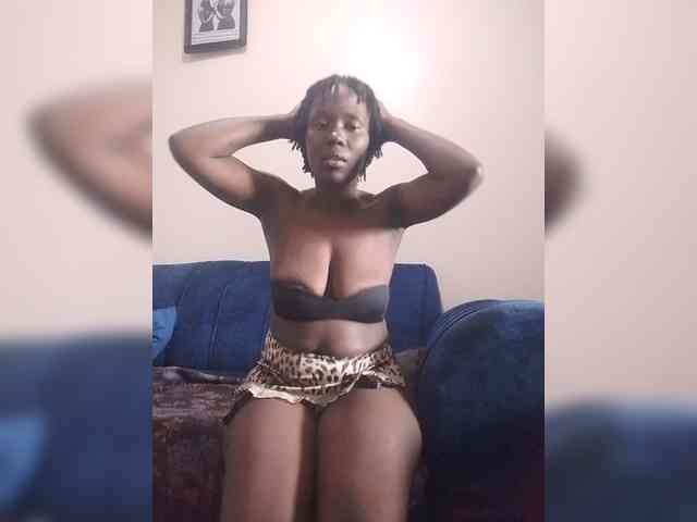 HalimaAnderson webcam