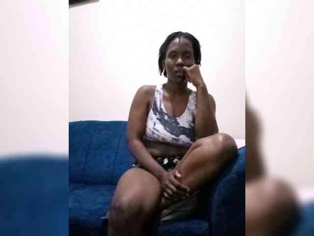 HalimaAnderson webcam