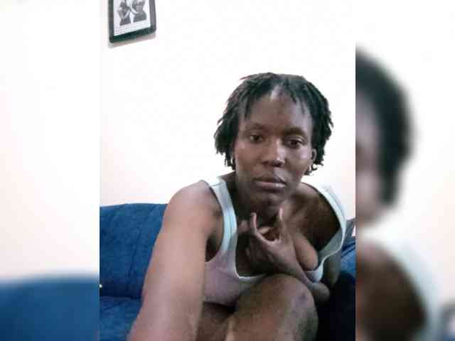 HalimaAnderson webcam