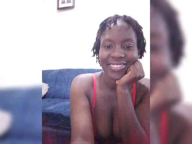 HalimaAnderson webcam
