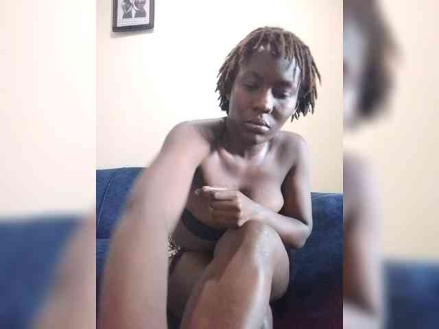 HalimaAnderson webcam