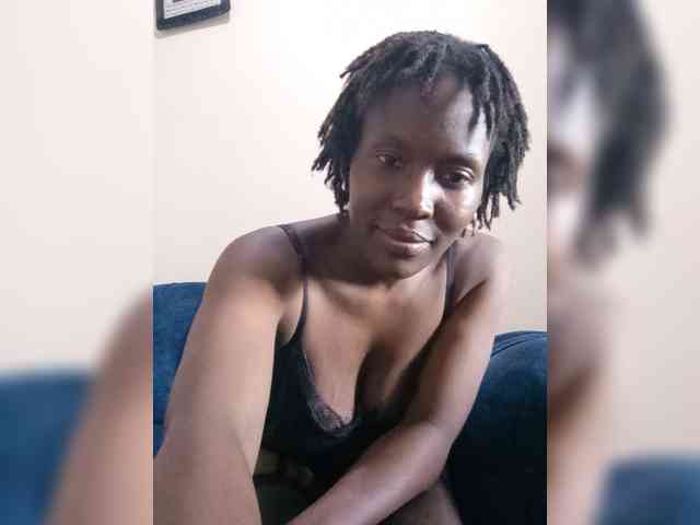 HalimaAnderson webcam