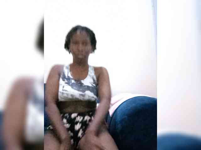 HalimaAnderson webcam