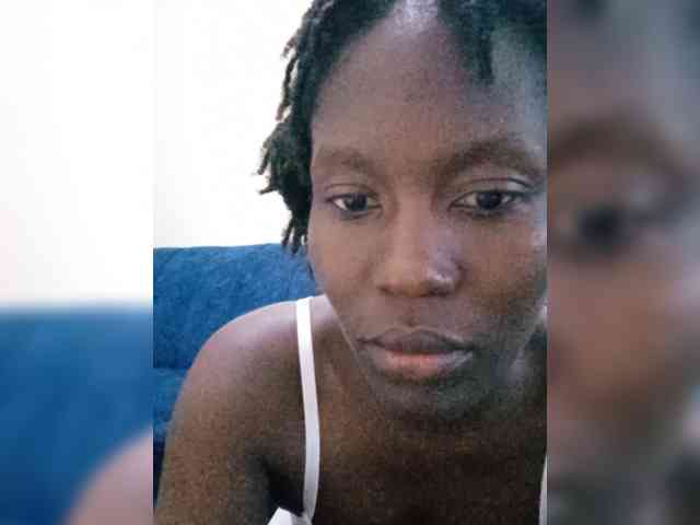 HalimaAnderson webcam