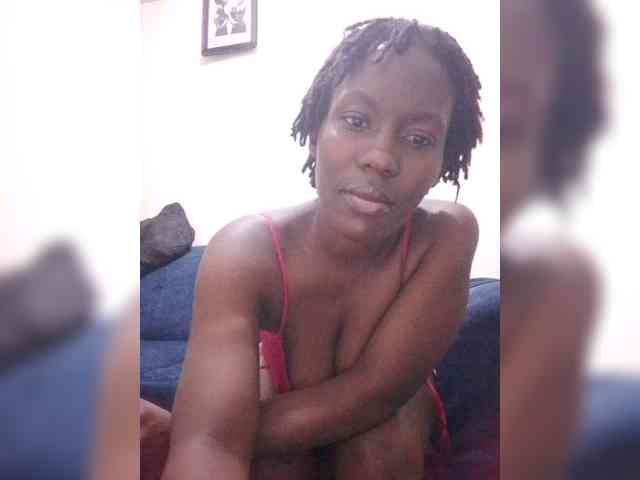 HalimaAnderson webcam