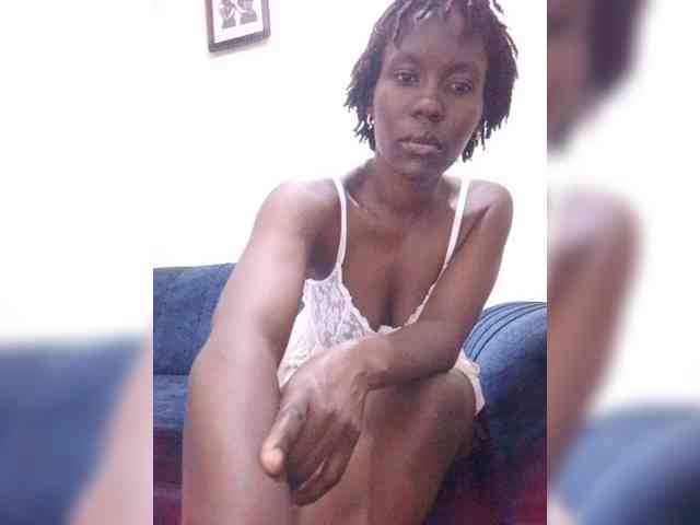 HalimaAnderson webcam