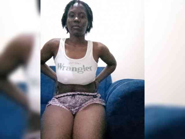 HalimaAnderson webcam