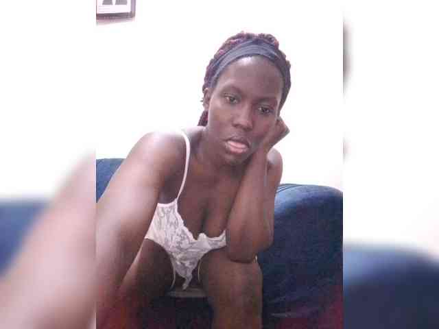 HalimaAnderson webcam