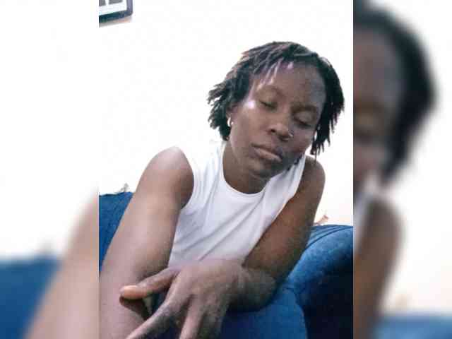 HalimaAnderson webcam