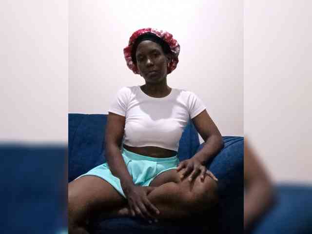 HalimaAnderson webcam