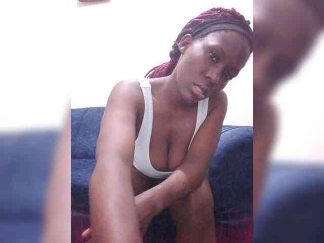 HalimaAnderson webcam