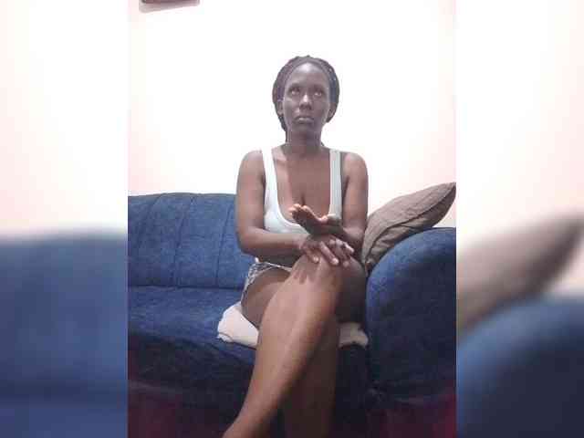 HalimaAnderson webcam