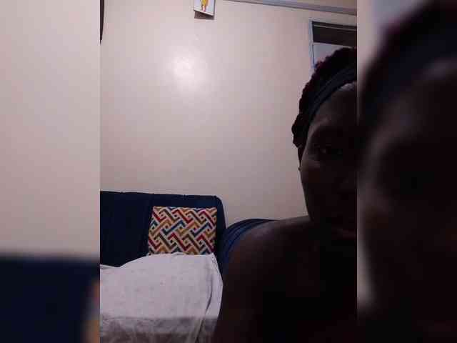 HalimaAnderson webcam