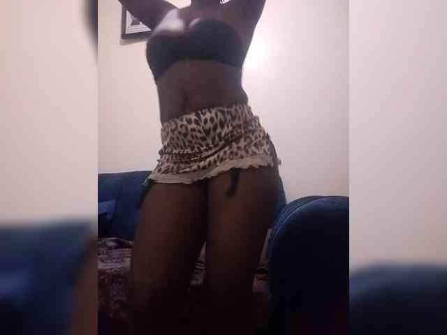 HalimaAnderson webcam