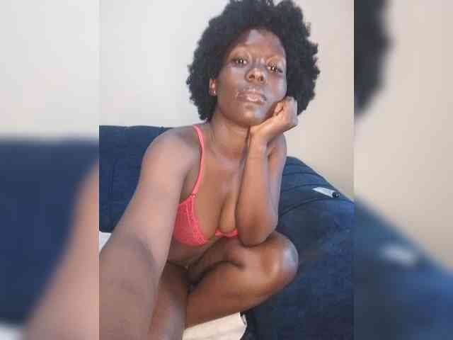 HalimaAnderson webcam