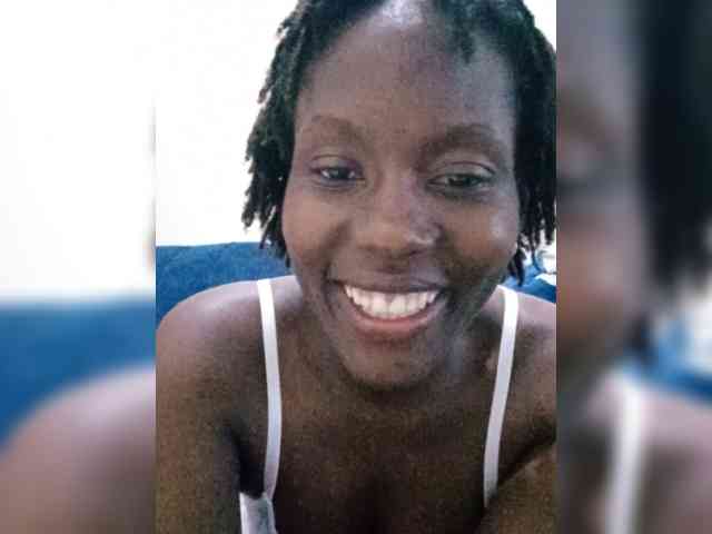 HalimaAnderson webcam