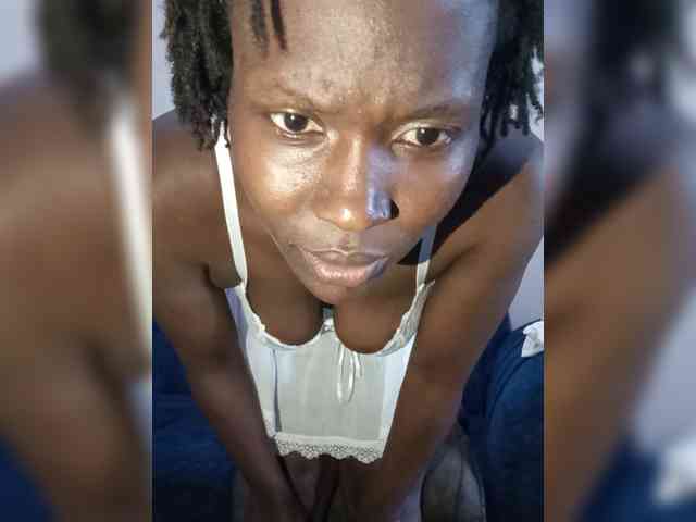 HalimaAnderson webcam