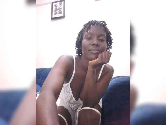 HalimaAnderson webcam