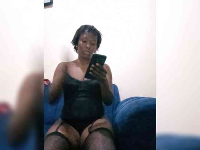 HalimaAnderson webcam