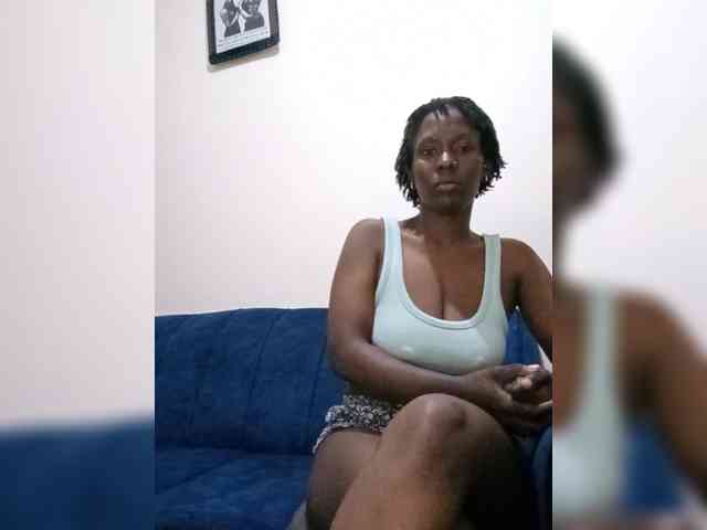 HalimaAnderson webcam