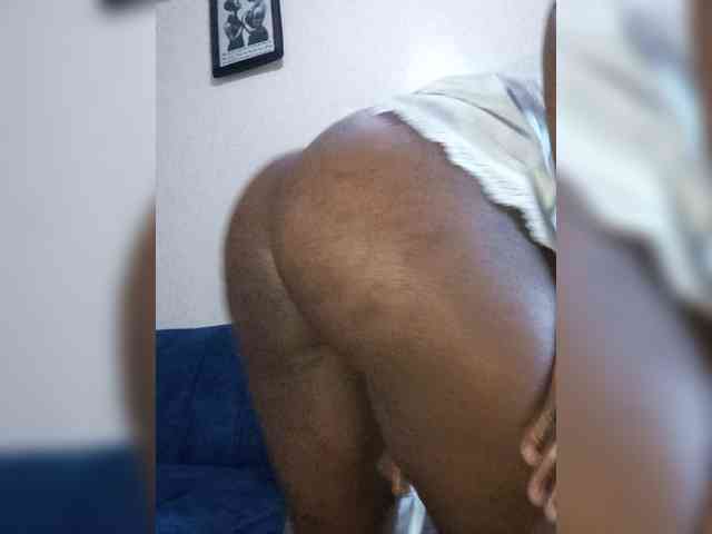 HalimaAnderson webcam
