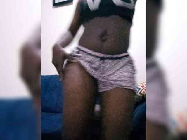 HalimaAnderson webcam